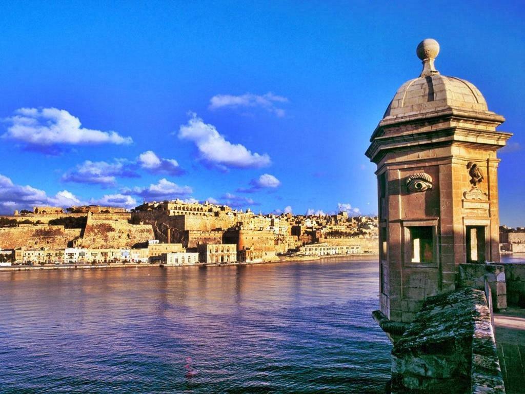 Magical Rooftop Penthouse Sliema Buitenkant foto